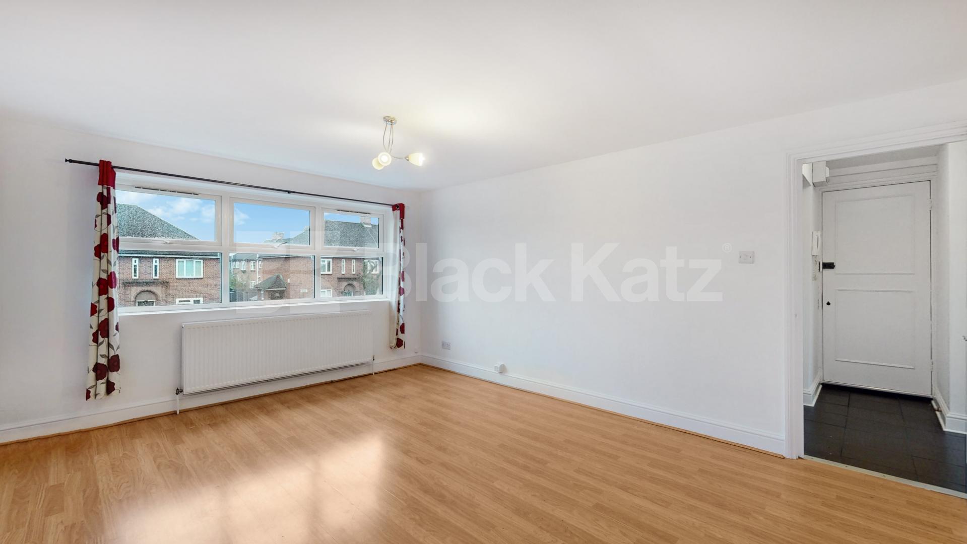 Two Bedroom First Floor Flat in Character Conversion, New Barnet Bulwer Road, New Barnet